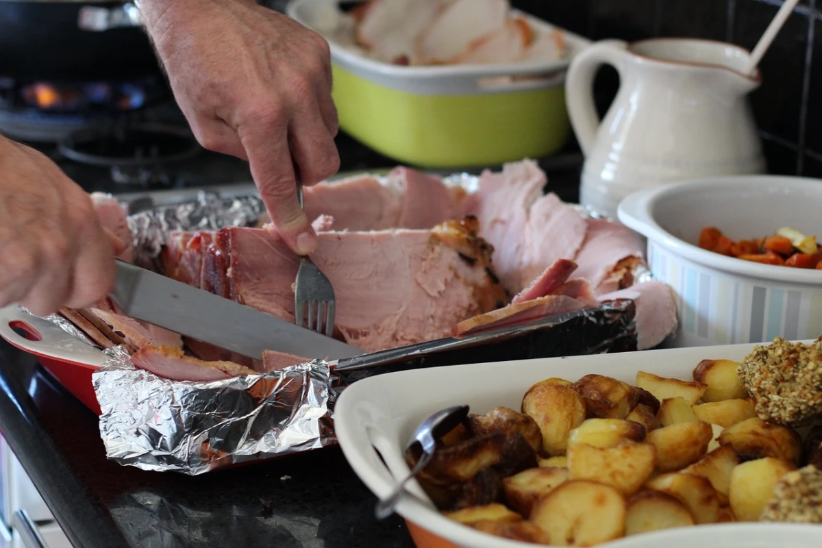 Aluminum Foil in Holiday Feasts
