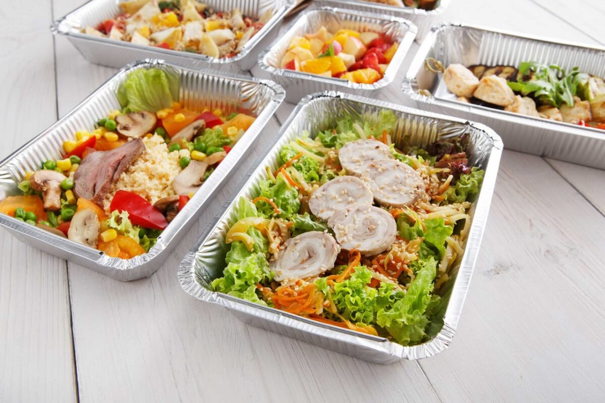 Reheating Food in Square Aluminium Foil Containers